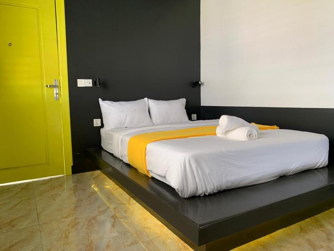 The Hive Hotel Siem Reap Exterior foto